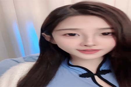 明星颜值甜蜜女神 绿播下海小尺度 撩起情趣装 一对豪乳又大又白 白丝袜美腿性感 脱下裤子大白屁股拍打